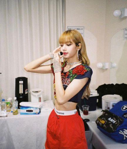 疯马舞蹈Lisa吃瓜,揭秘疯马舞蹈背后的秘密