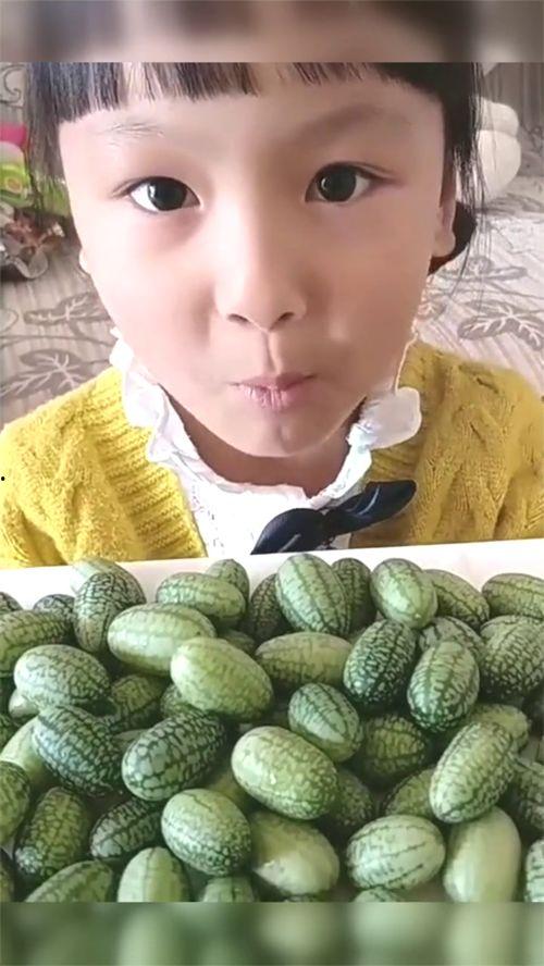 萌娃吃瓜表情合集,童真瞬间，笑料横生