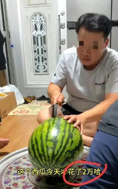 博主直播吃瓜,揭秘网红博主幕后故事