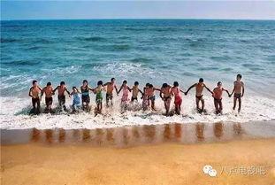 海边游泳吃瓜,海边游泳的悠闲时光