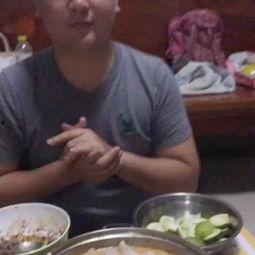 娱乐吃瓜老奶奶视频,老奶奶吃瓜视频背后的故事